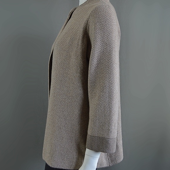 Hekla & Co Merino Cardigan - Picture 2 of 6
